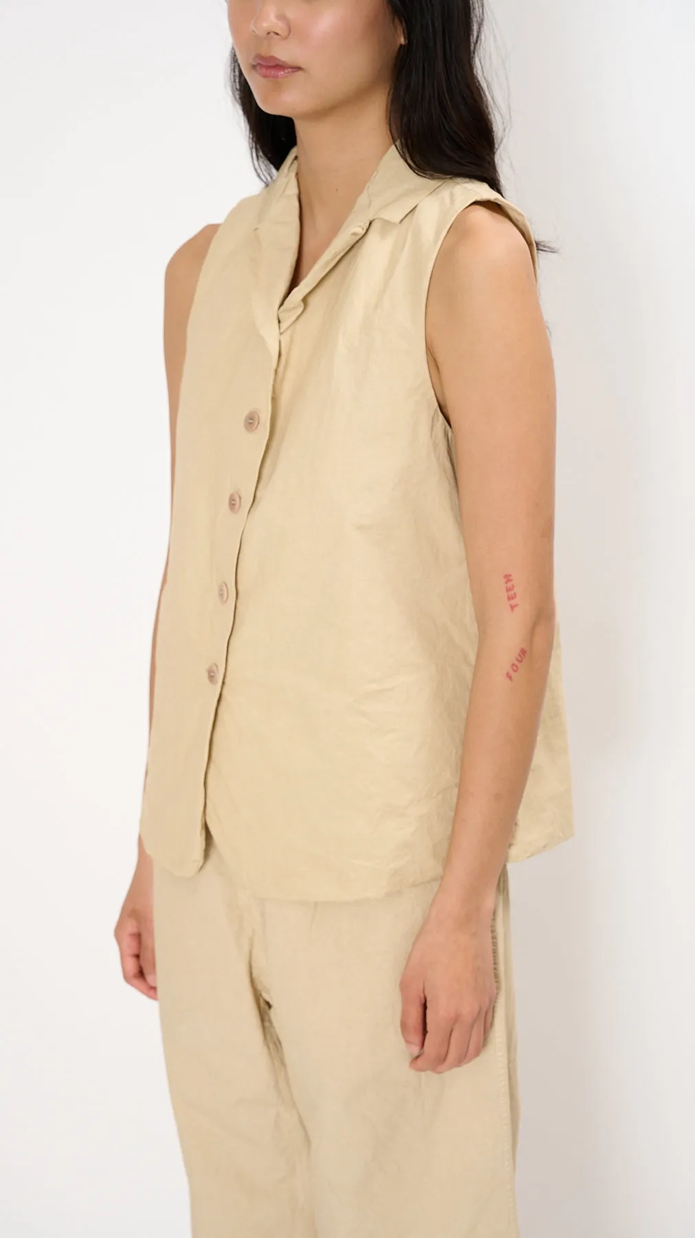 Sleeveless Blazer CC in Cream