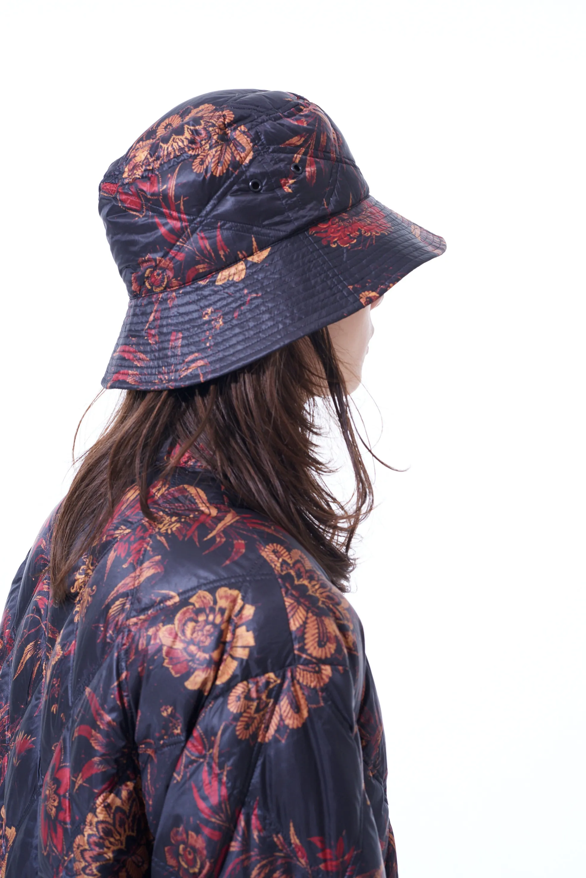 S'YTE x TAIONCollaboration Collection FLORAL PATTERN QUILTED DOWN BUCKET HAT
