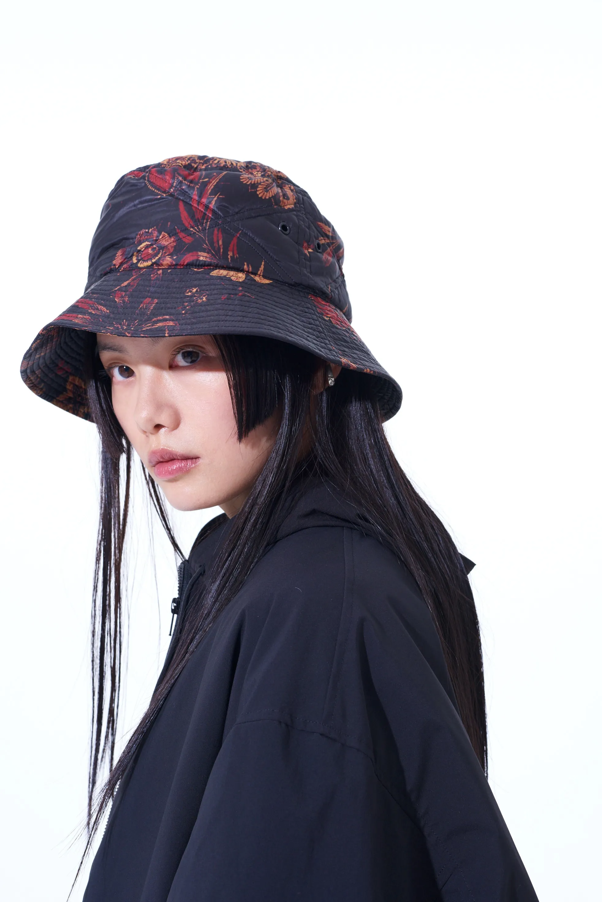 S'YTE x TAIONCollaboration Collection FLORAL PATTERN QUILTED DOWN BUCKET HAT